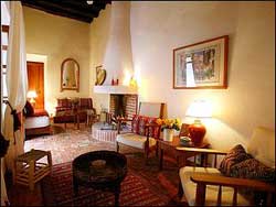 Salon avec Chemin&eacute;e riad essaouira - Riad Dar Ness